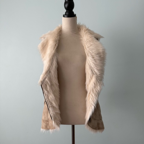 ✨ Scully Faux Shearling Suede Vest | Cream Fur Trim | Size M ✨ - Picture 9 of 12